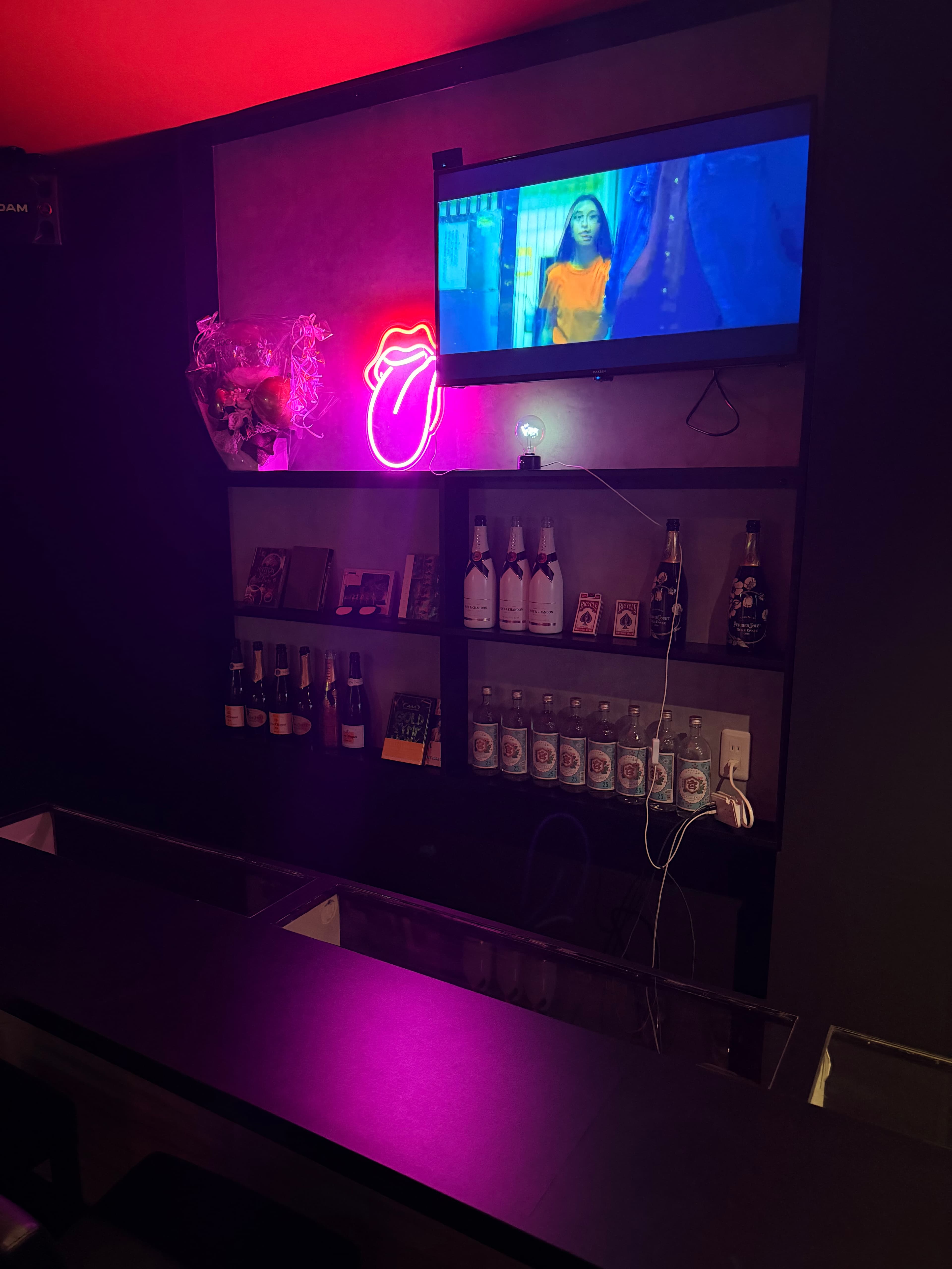 五反田カラオケバーGiocare(ジョカーレ)